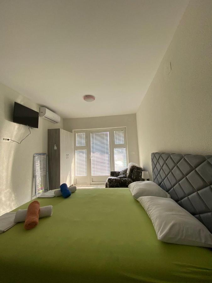 Apartment Iva Bijela Exterior photo